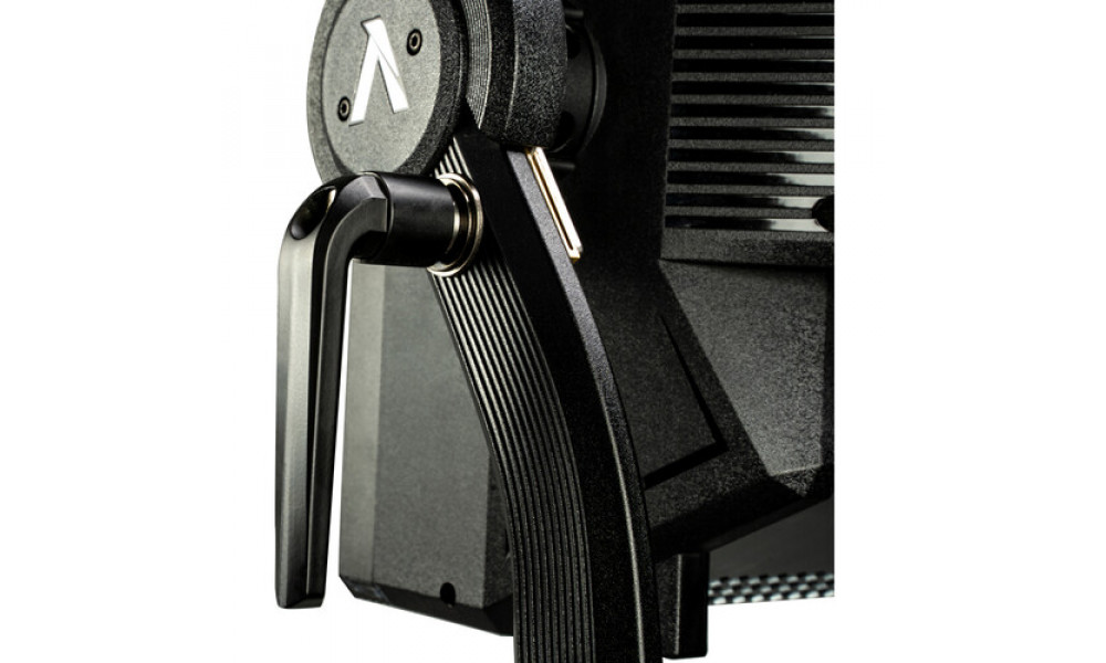 Світло Aputure Nova P600c 600W RGBWW Soft Panel Light (APN0179A81)