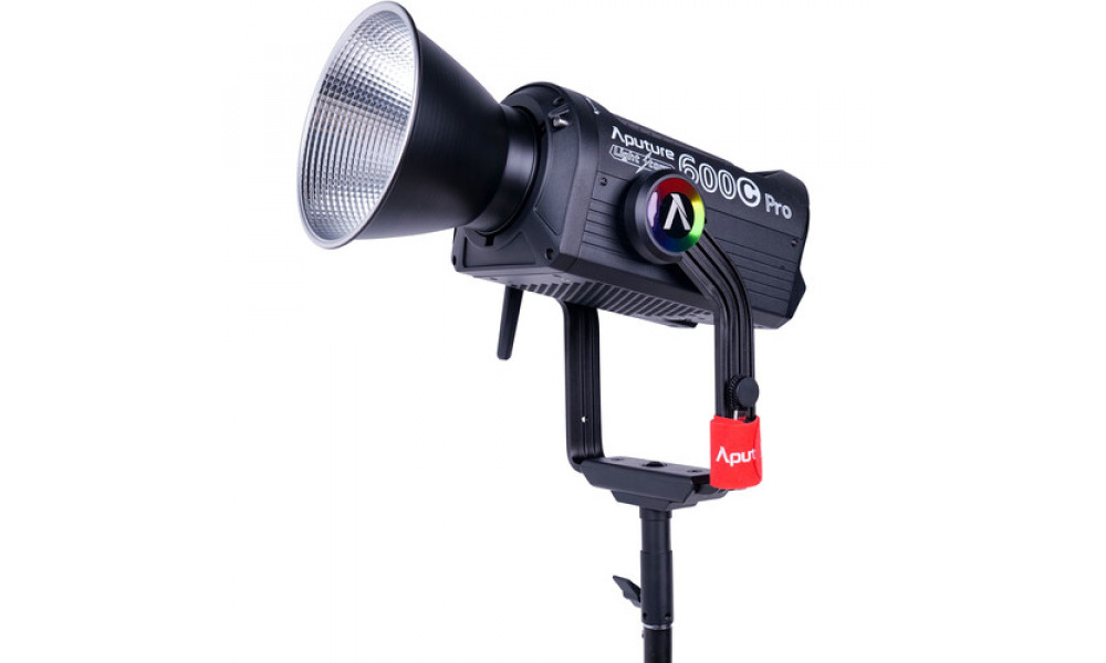 Світло Aputure LS 600c Pro 600W RGBWW Point Source LED (AP30126A21)